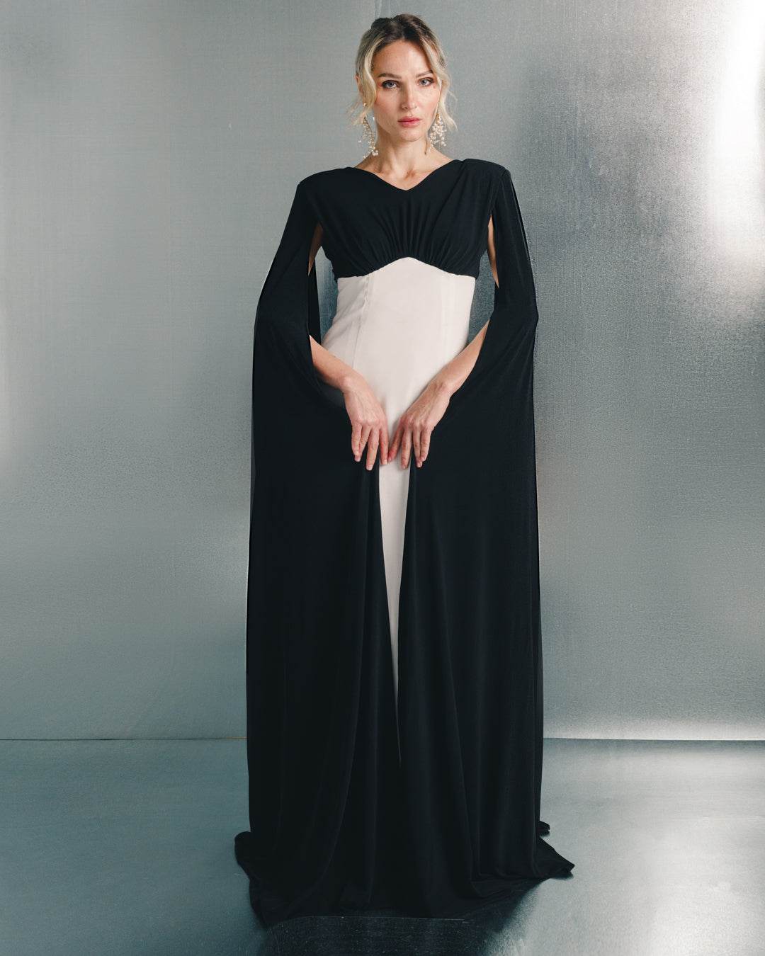 Lana Cape dress without sleeves - MOONMAINS EGY