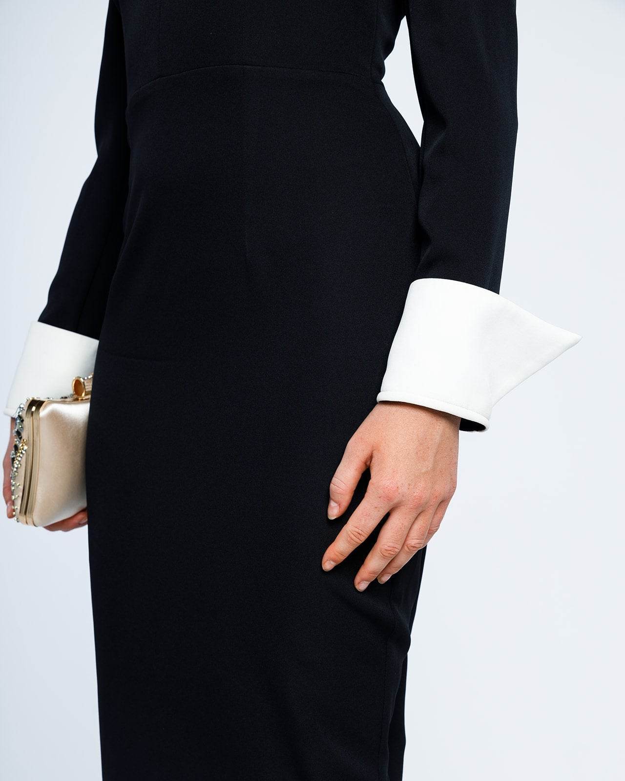 LONGSLEEVES DRESS WITH WHITE COLLAR - MOONMAINS EGY