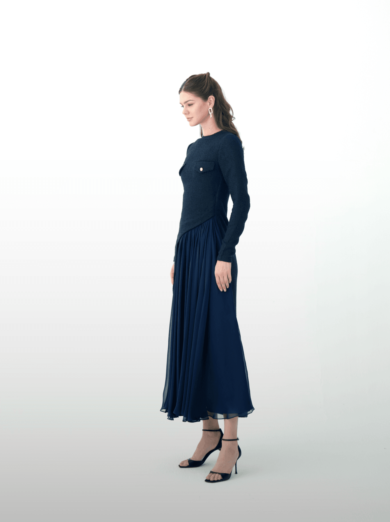 Luna Veil - MOONMAINS EGY