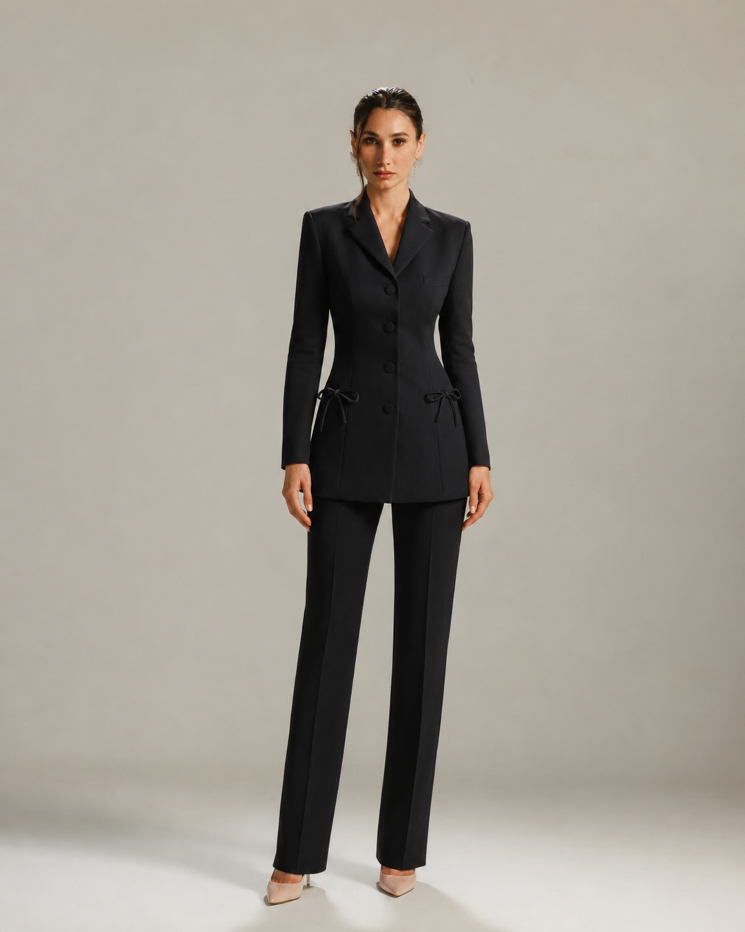 L’ALLURE BOW-DETAIL SUIT