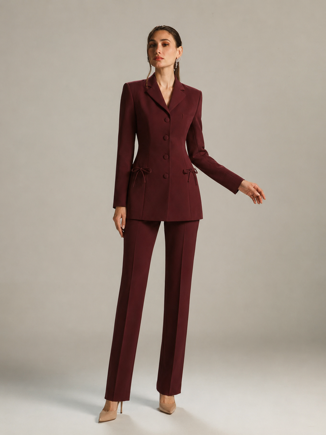 L’ALLURE BOW-DETAIL SUIT