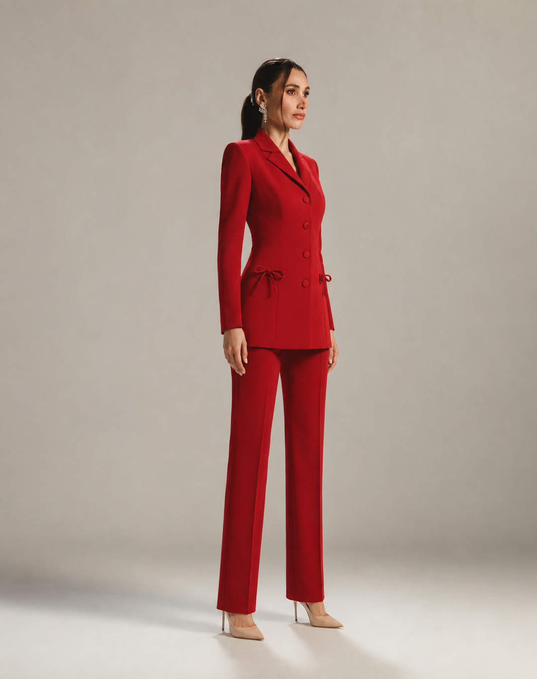 L’ALLURE BOW-DETAIL SUIT