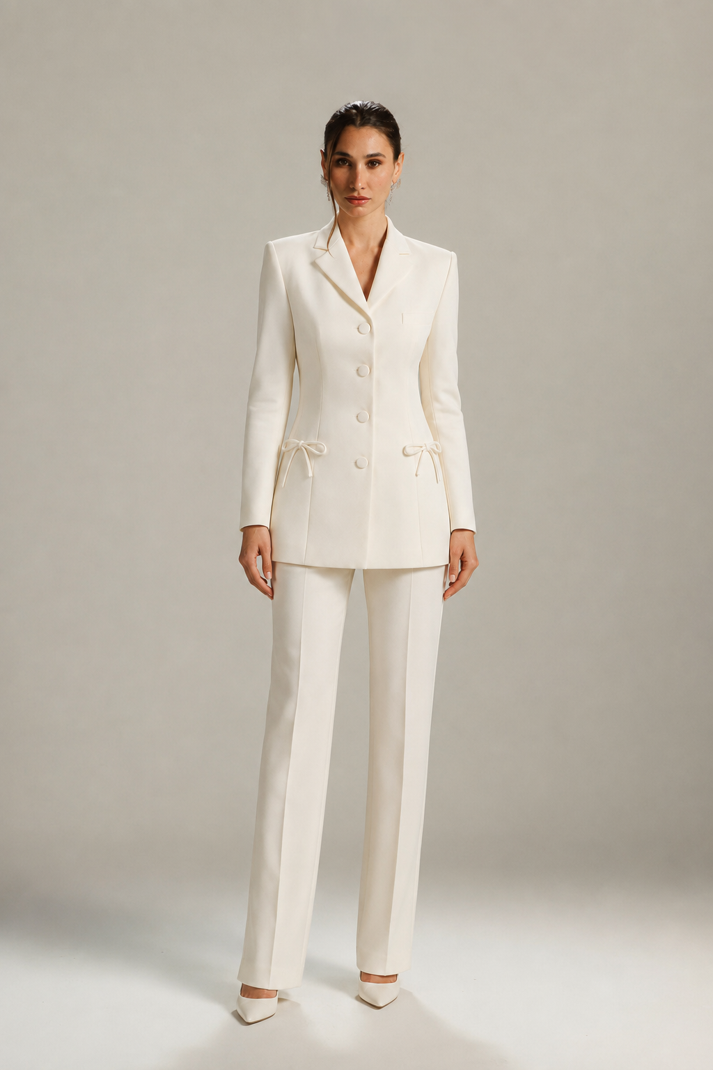 L’ALLURE BOW-DETAIL SUIT